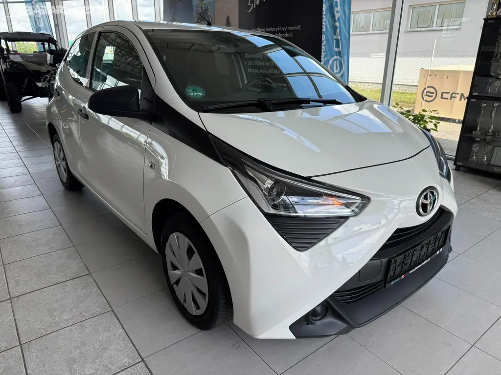 Toyota Aygo, 1.0 53 kW plná ser.historie